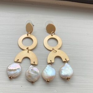 Gold Tone Hoop and Raw Edge Faux Pearl Fashion Earrings
